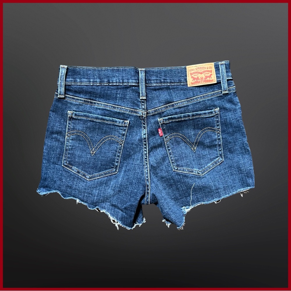 ⚡️LEVI’S⚡️ Mid Length Shorts - Picture 5 of 6